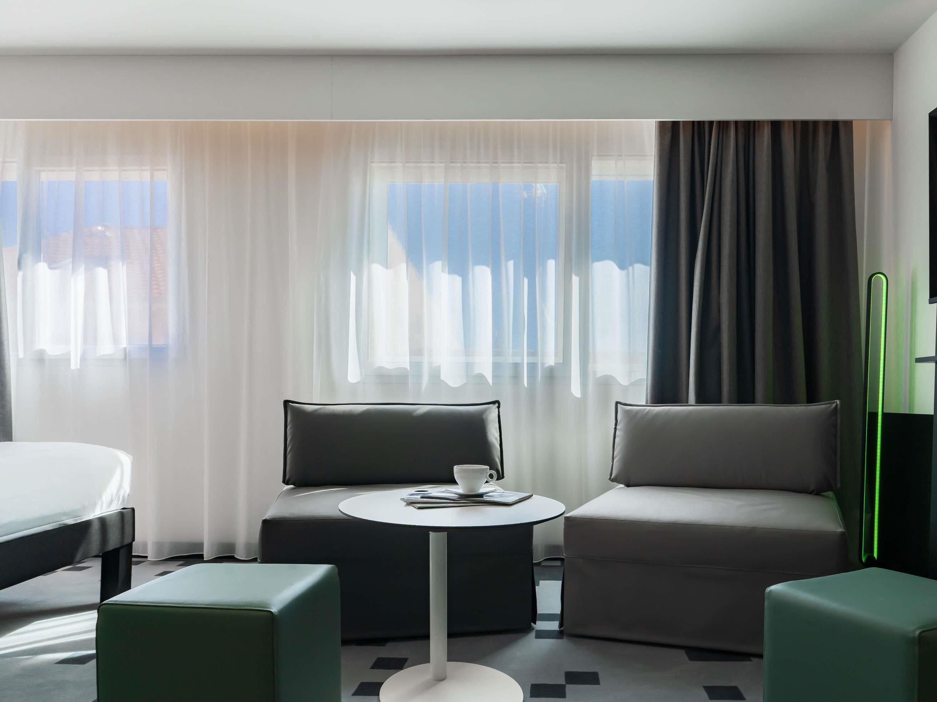 Standard-huone, 1 parisänky ja vuodesohva | Näkymä kaupungille