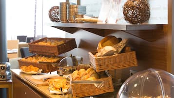 Tägliches Frühstücksbuffet gegen Gebühr