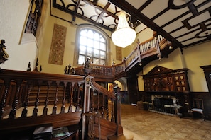 Interior entrance - Pendley Manor (Tring)