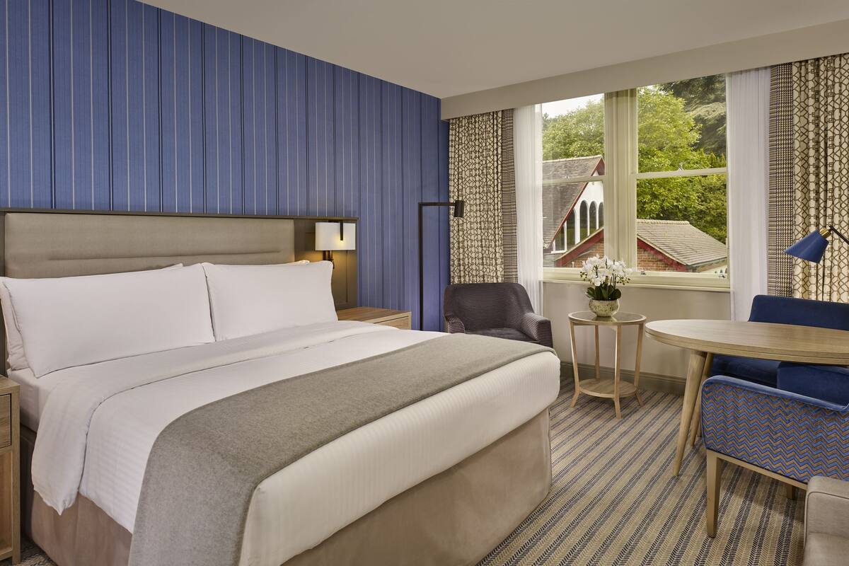 hypo-allergenic bedding, in-room safe, desk, blackout curtains