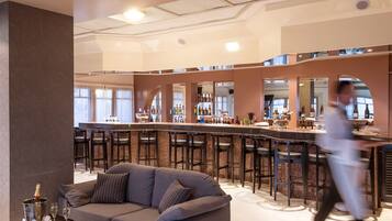 2 bars/lounges, poolside bar