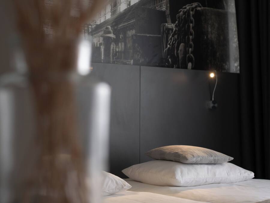 Superior Room | Desk, iron/ironing board, free WiFi, bed sheets