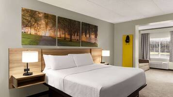 Studio Suite, 1 King Bed, Non Smoking | Desk, laptop workspace, blackout drapes, iron/ironing board