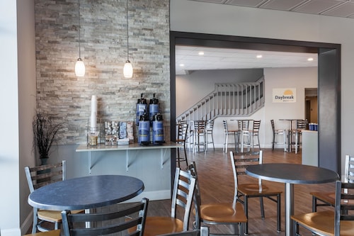 Days Inn & Suites by Wyndham Lancaster Amish Country