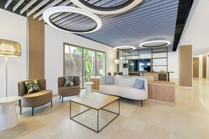 2 bar/lounge, bar a bordo piscina