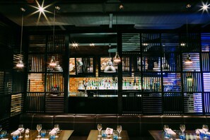 Breakfast, lunch and dinner served - mour Hotel (Nottingham)