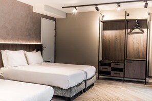 Desk, iron/ironing board, free WiFi, bed sheets - Sandton Eindhoven Centre (Eindhoven)