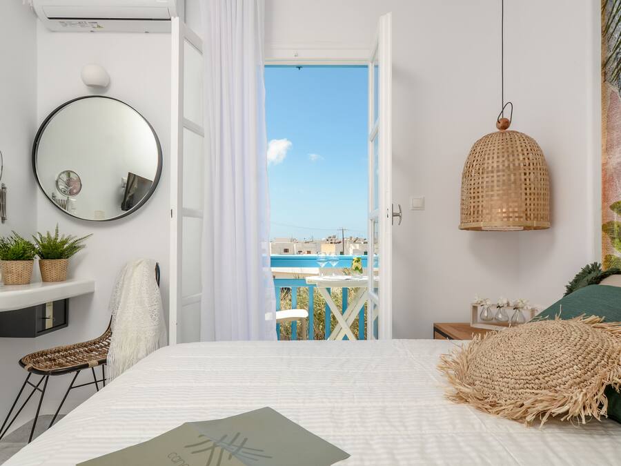 Superior Double Room, 1 Bedroom | In-room safe, desk, free WiFi, bed sheets