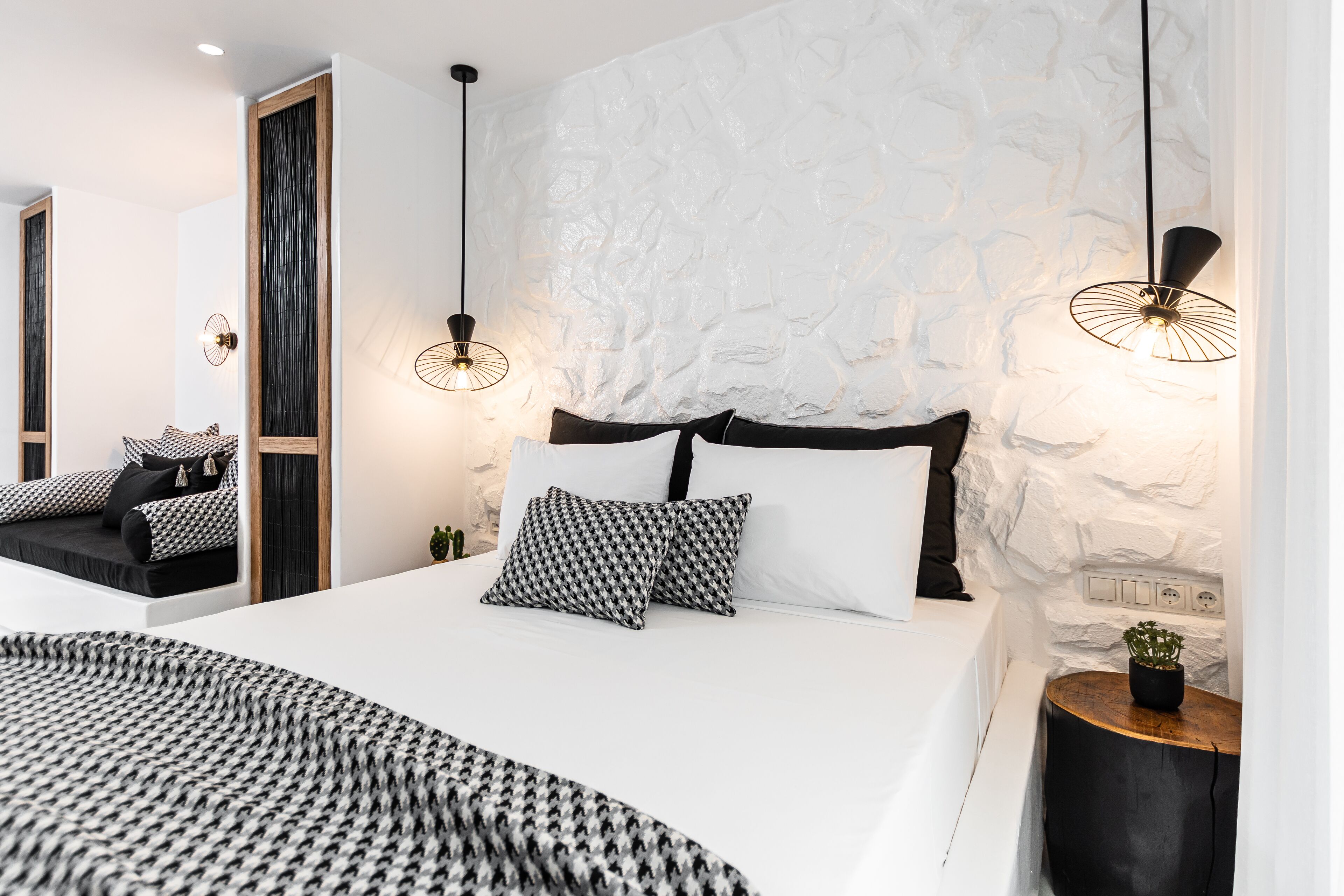 خزنة  داخل الغرفة ومكتب وواي فاي مجانًا وملاءات أسرّة