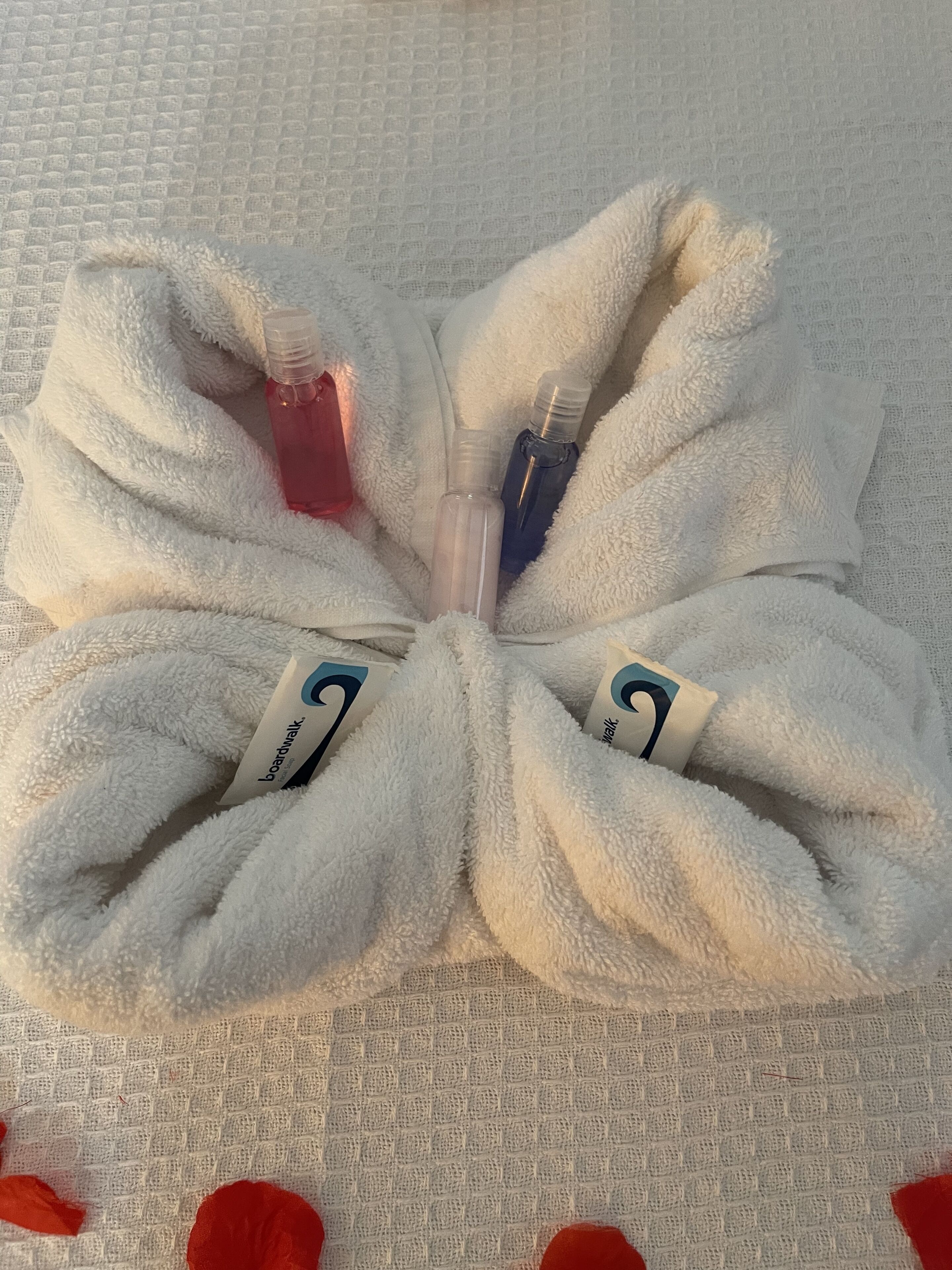 1 bedroom, down duvets, desk, iron/ironing board