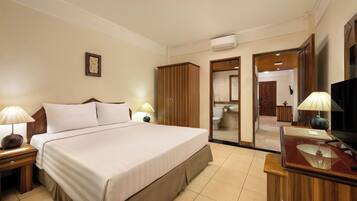 Minibar, in-room safe, desk, blackout curtains