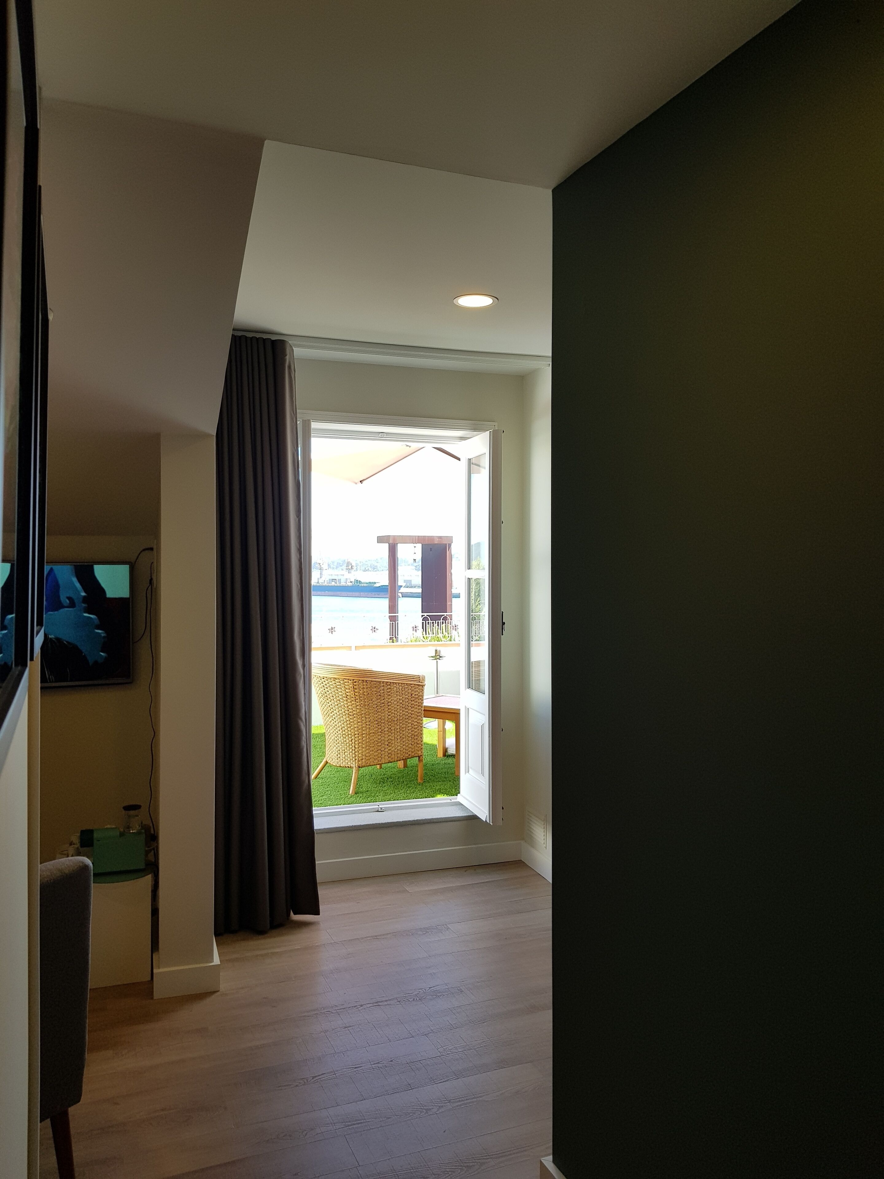 suite, terrace, river view | soundproofing, free wifi, bed sheets