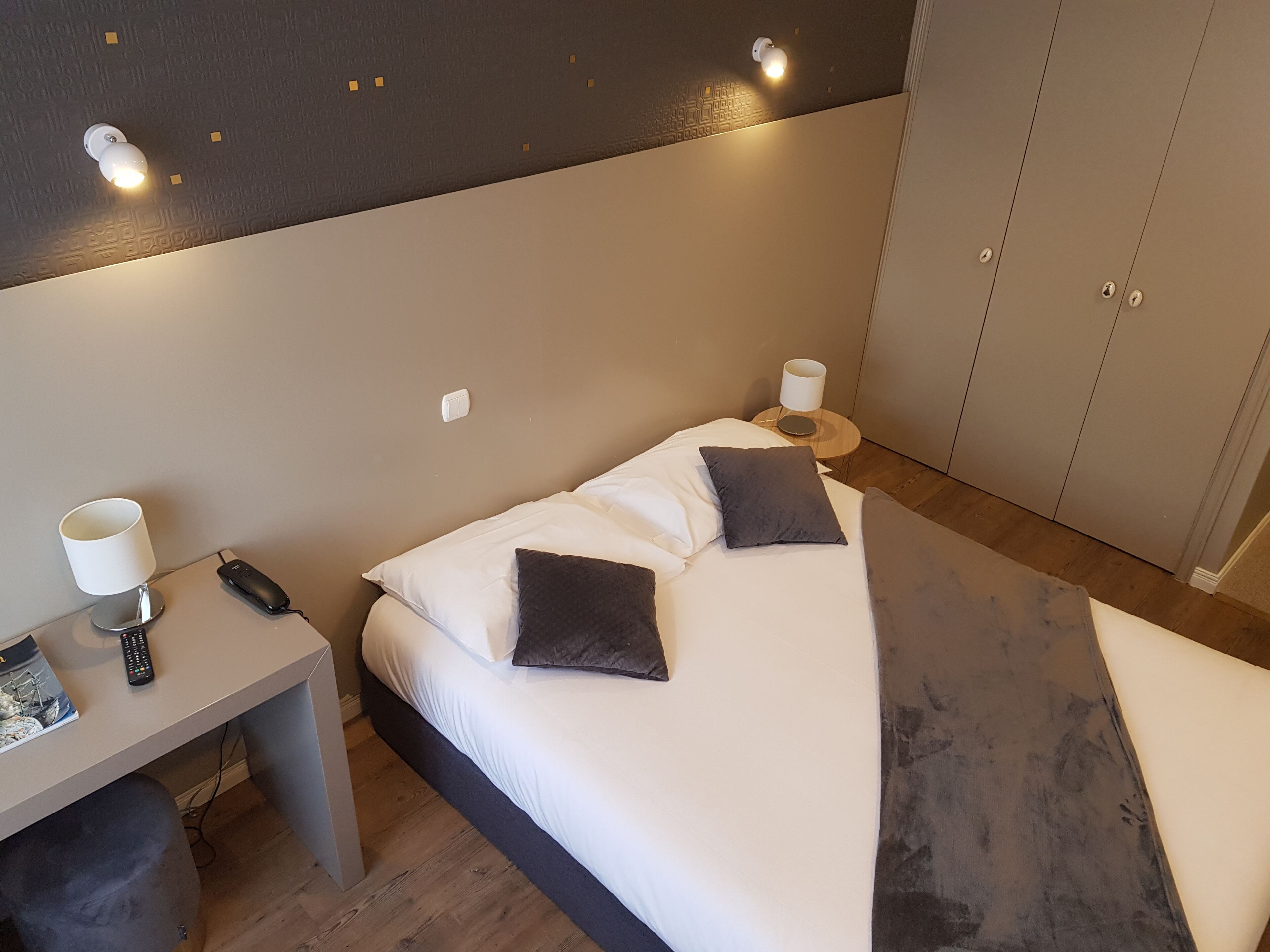 double or twin room, city view | soundproofing, free wifi, bed sheets