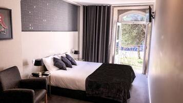 Junior Suite | Soundproofing, free WiFi, bed sheets