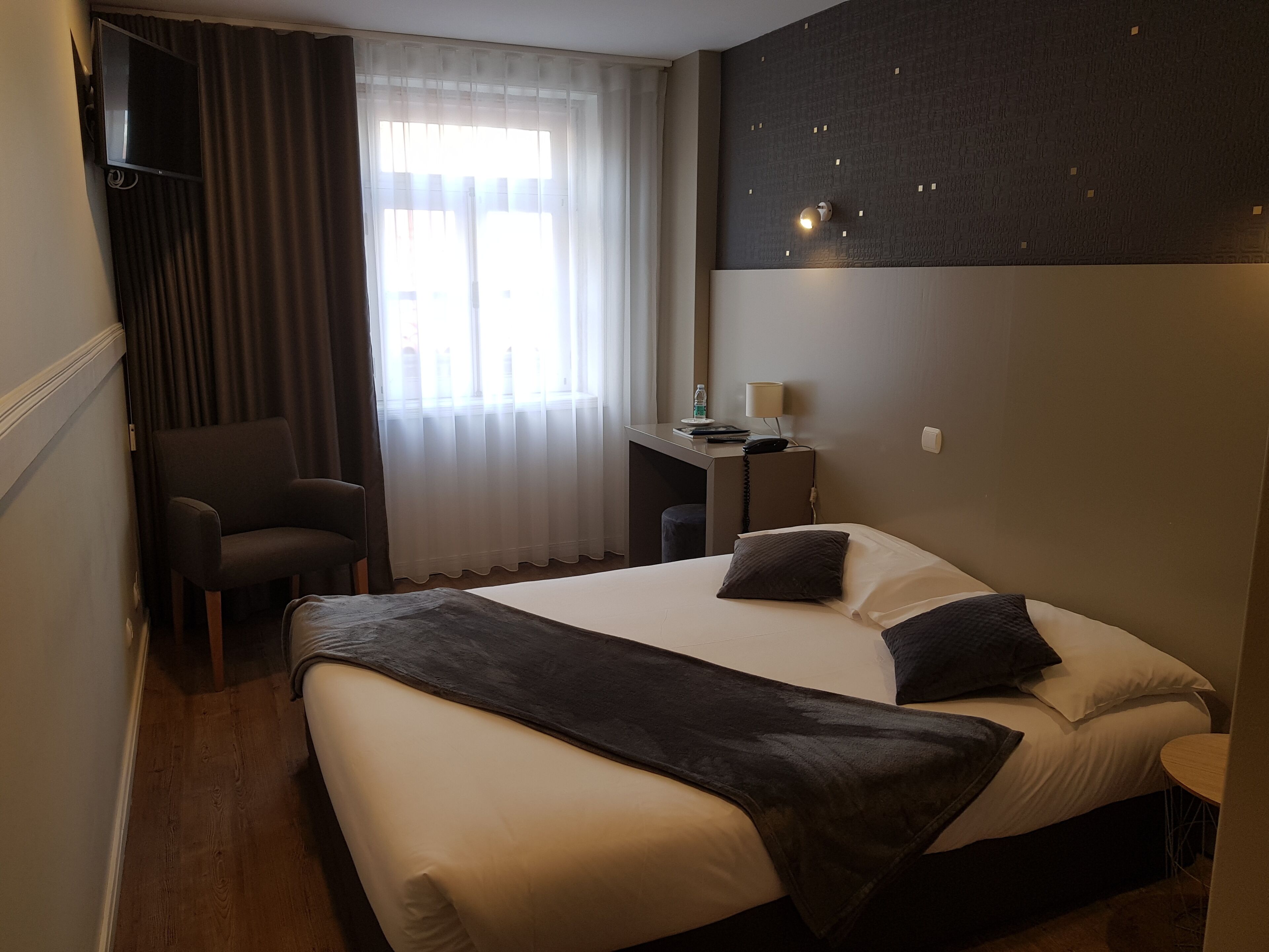 double or twin room, city view | soundproofing, free wifi, bed sheets