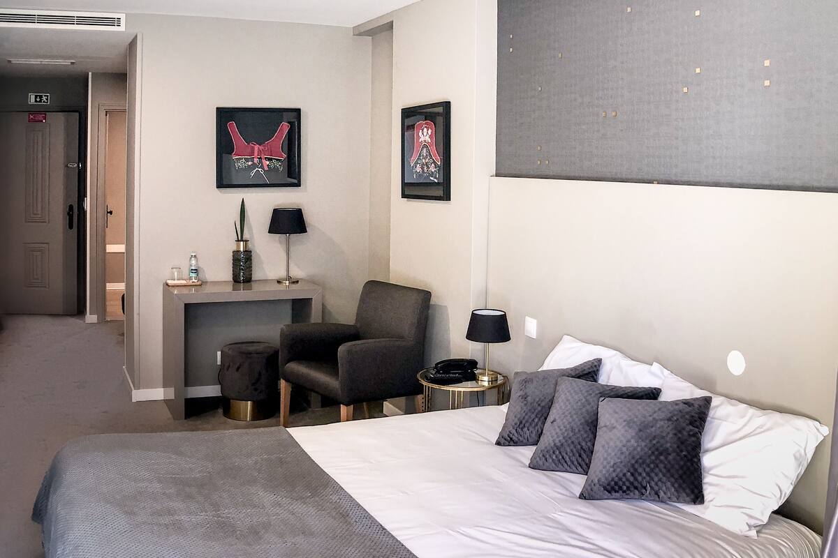 Junior Suite | Soundproofing, WiFi (free), bed sheets