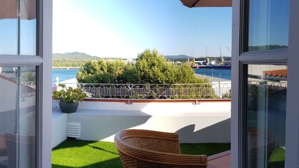 Sviitti, terassi, jokinäköala | Terassi/patio