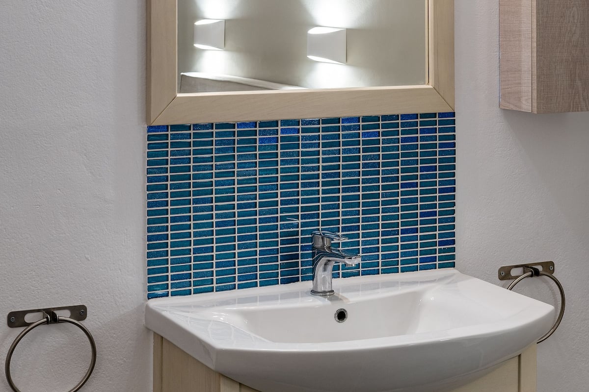 superior double room | in-room safe, desk, free wifi, bed sheets