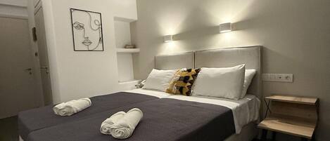 خزنة داخل الغرفة ومكتب وواي فاي مجانًا وملاءات أسرّة