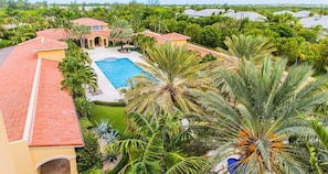 Aerial view - The Tuscany on Grace Bay (Providenciales)