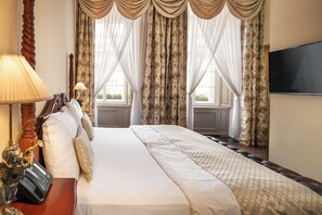 Iron Gate Suite | Materassi Select Comfort, minibar, una cassaforte in camera