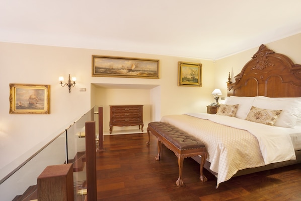 Select Comfort beds, minibar, in-room safe, iron/ironing board