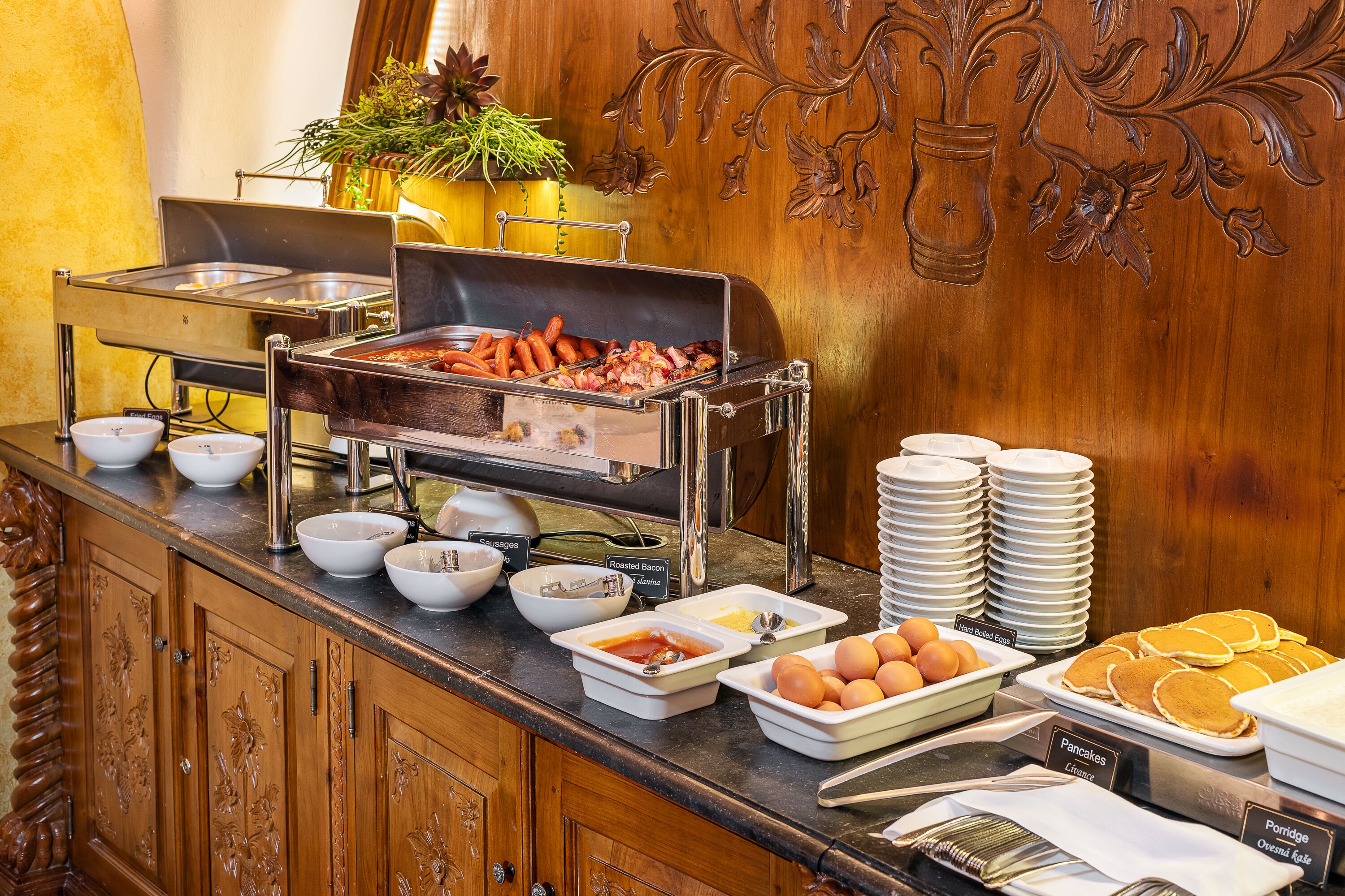 daily buffet breakfast (eur 20 per person)