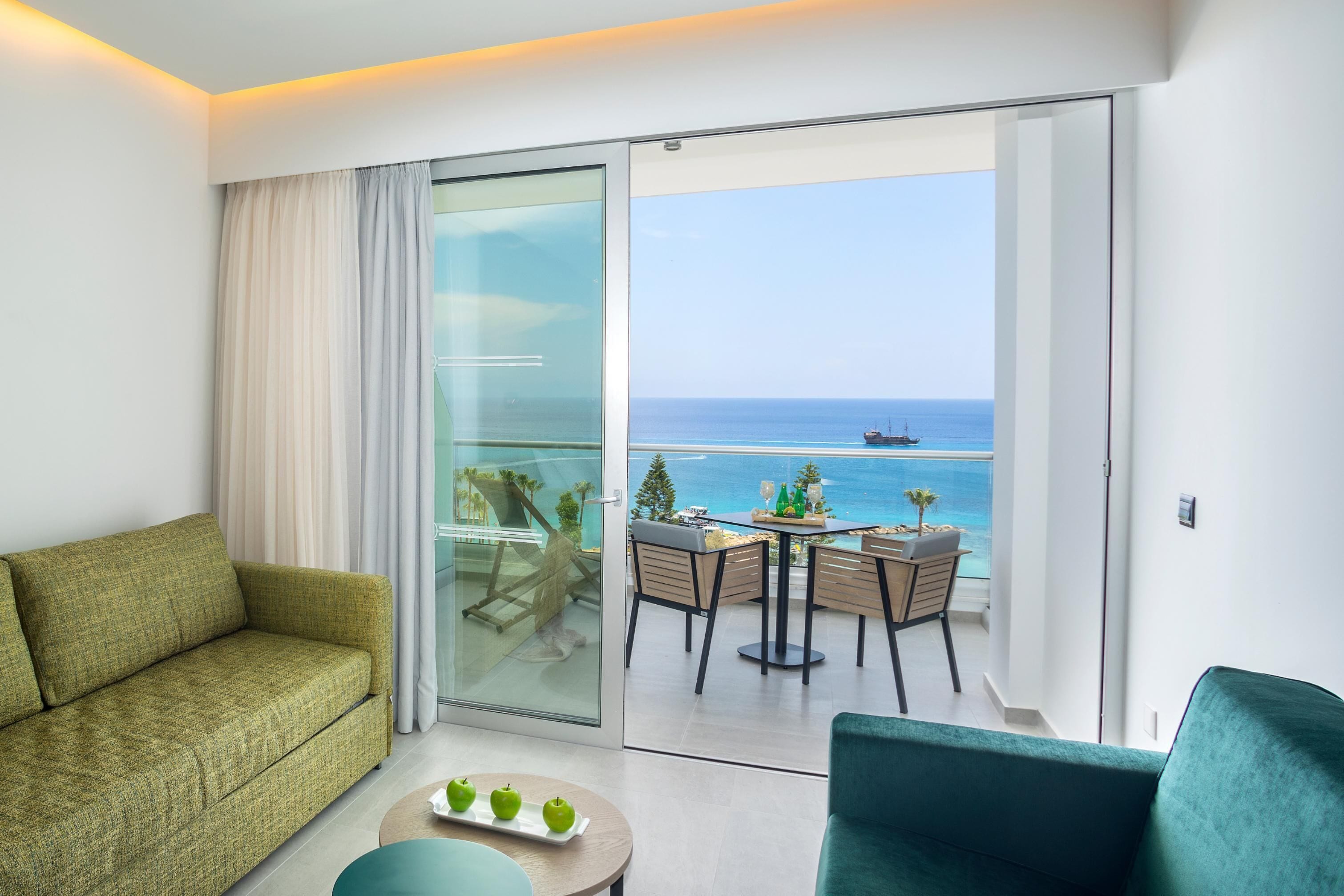 Family Suite (Elite) | Premium bedding, minibar, in-room safe, desk