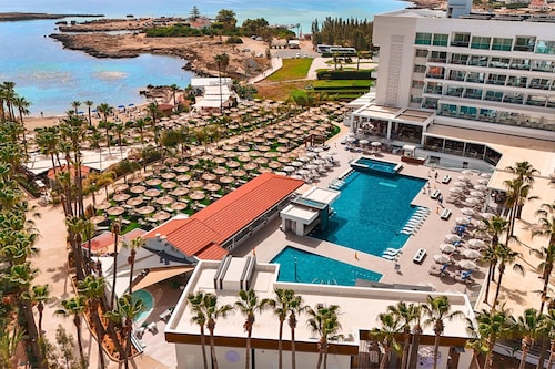 Cavo Maris Beach Hotel