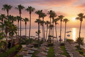 Property grounds - Cavo Maris Beach Hotel (Paralimni)