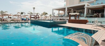Cavo Maris Beach Hotel