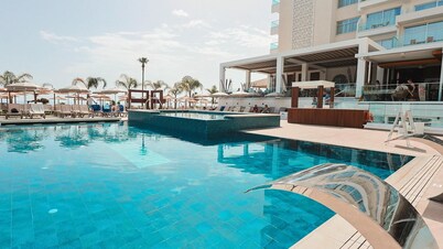 Cavo Maris Beach Hotel