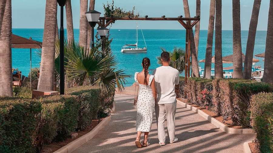 Cavo Maris Beach Hotel