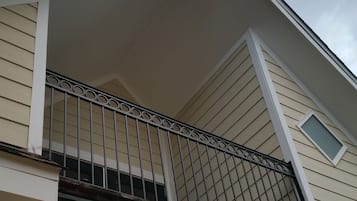 Quarto casal standard, banheiro privativo (107 Carriage House) | Vista da sacada