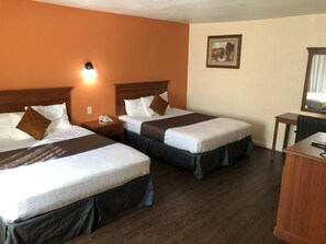 Standard Oda, 2 Büyük (Queen) Boy Yatak | Ütü/ütü masası, ücretsiz kablosuz İnternet, çarşaf takımı