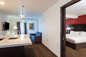 Suite, 1 Schlafzimmer, Stadtblick | 1 Schlafzimmer, hochwertige Bettwaren, Pillowtop-Betten, Zimmersafe