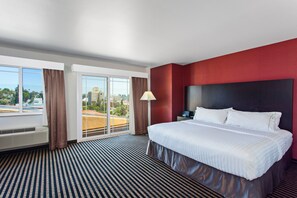 Suite, 1 Bedroom | Premium bedding, pillowtop beds, in-room safe, desk - Holiday Inn Express Hotel & Suites Hollywood Walk of Fame by IHG (Los Angeles)