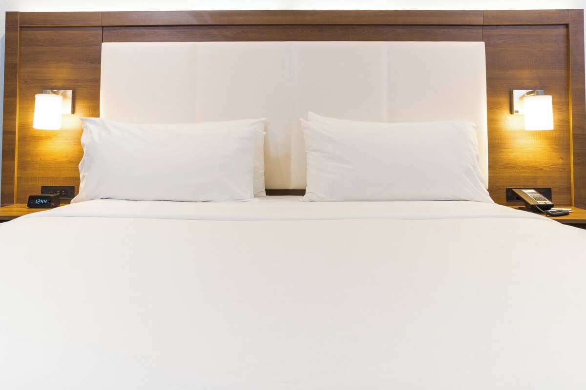 Premium bedding, pillowtop beds, in-room safe, desk