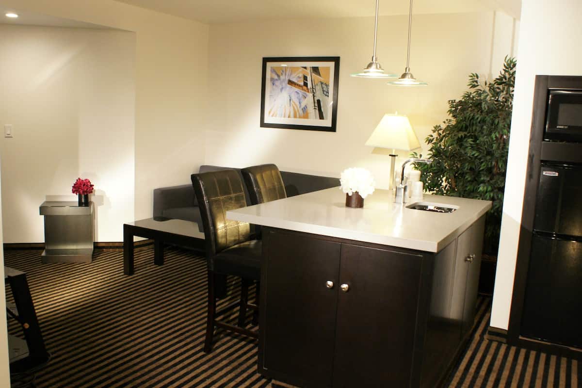 suite, 1 bedroom | 1 bedroom, premium bedding, pillow-top beds, in-room safe