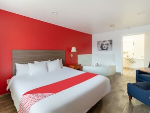 Suite, 1 Bedroom | Desk, bed sheets, alarm clocks - OYO Hotel San Antonio near AT&T Center (San Antonio)