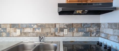 Habitación, 2 camas Queen size | Cocina privada