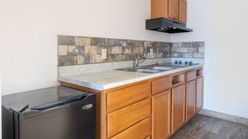 Zimmer, 2 Queen-Betten | Eigene Küche