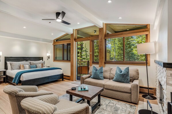 Premier Studio (Unit 211) | Living area | 40-inch Smart TV with satellite channels, TV, fireplace