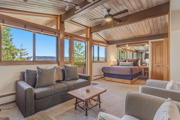 Premier Studio (Unit 111) | Living area