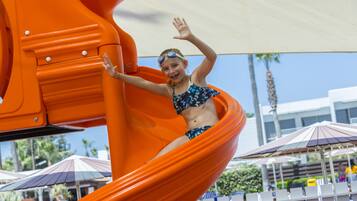 Children’s play area – outdoor