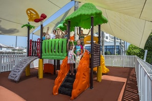 Außen-Kinderspielplatz