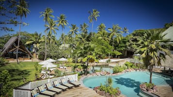 2 buitenzwembaden, gratis zwembadcabana's, parasols voor strand/zwembad