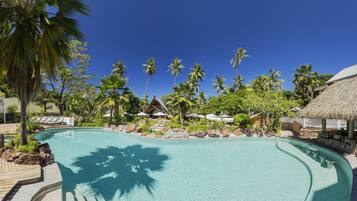 2 outdoor pools, free cabanas, pool umbrellas