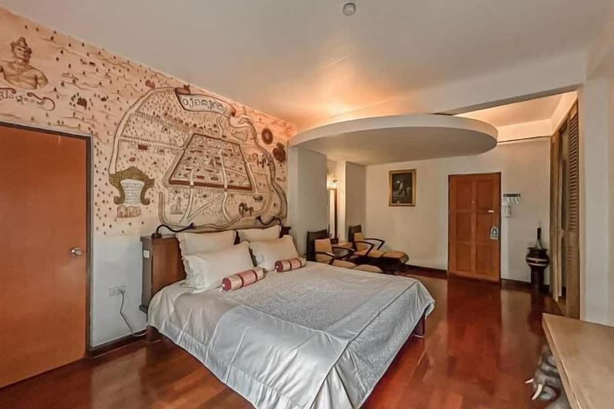 In-room safe, desk, blackout curtains, free cots/infant beds