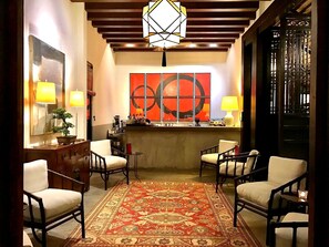 Breakfast, lunch, dinner served; Thai cuisine 